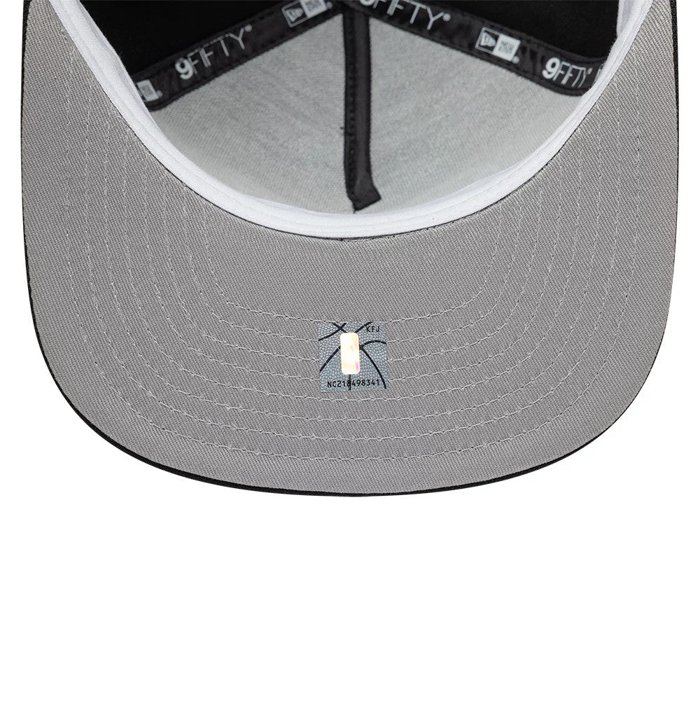 Pictured is this NBA Hardwood Classic Vancouver Grizzlies 9FIFTY A-Frame Snapback cap in black. 2