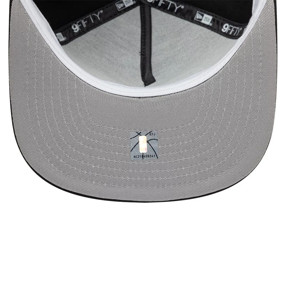 Pictured is this NBA Hardwood Classic Vancouver Grizzlies 9FIFTY A-Frame Snapback cap in black. 2