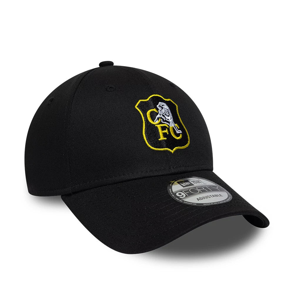 Chelsea FC Lion Crest Retro Goal Keeper Black New Era 9FORTY Adjustable Cap, three-quarter view showing the yellow and white embroidered lion crest logo on the front panel, curved black visor, and a 9FORTY size sticker on the visor.
