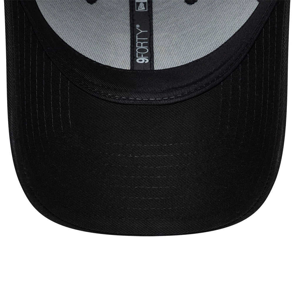 Pictured is this Retro Goal Keeper Chelsea FC Lion Crest 9FORTY cap in black. 7