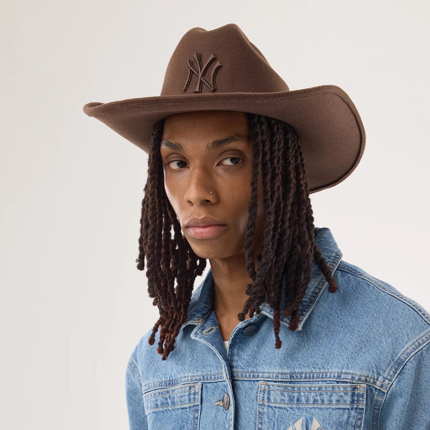 Pictured is this MLB New York Yankees Wide Brim Fedora Cowboy hat in dark brown. 3