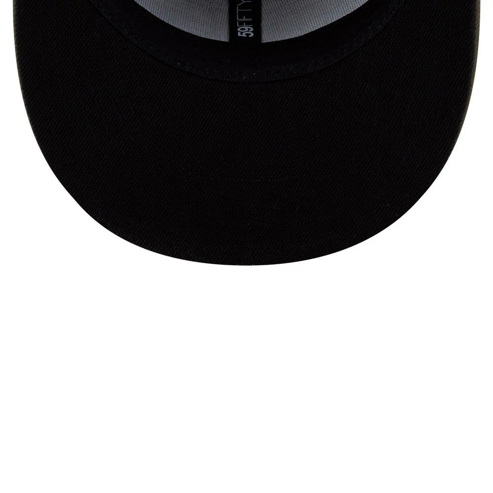 Pictured is this Roji Soccer 59FIFTY Fitted cap in green. 2