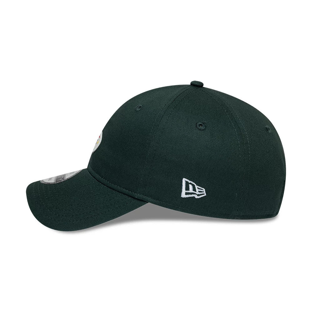 Pictured is this Lacoste X New Era 9TWENTY cap in dark green. 4