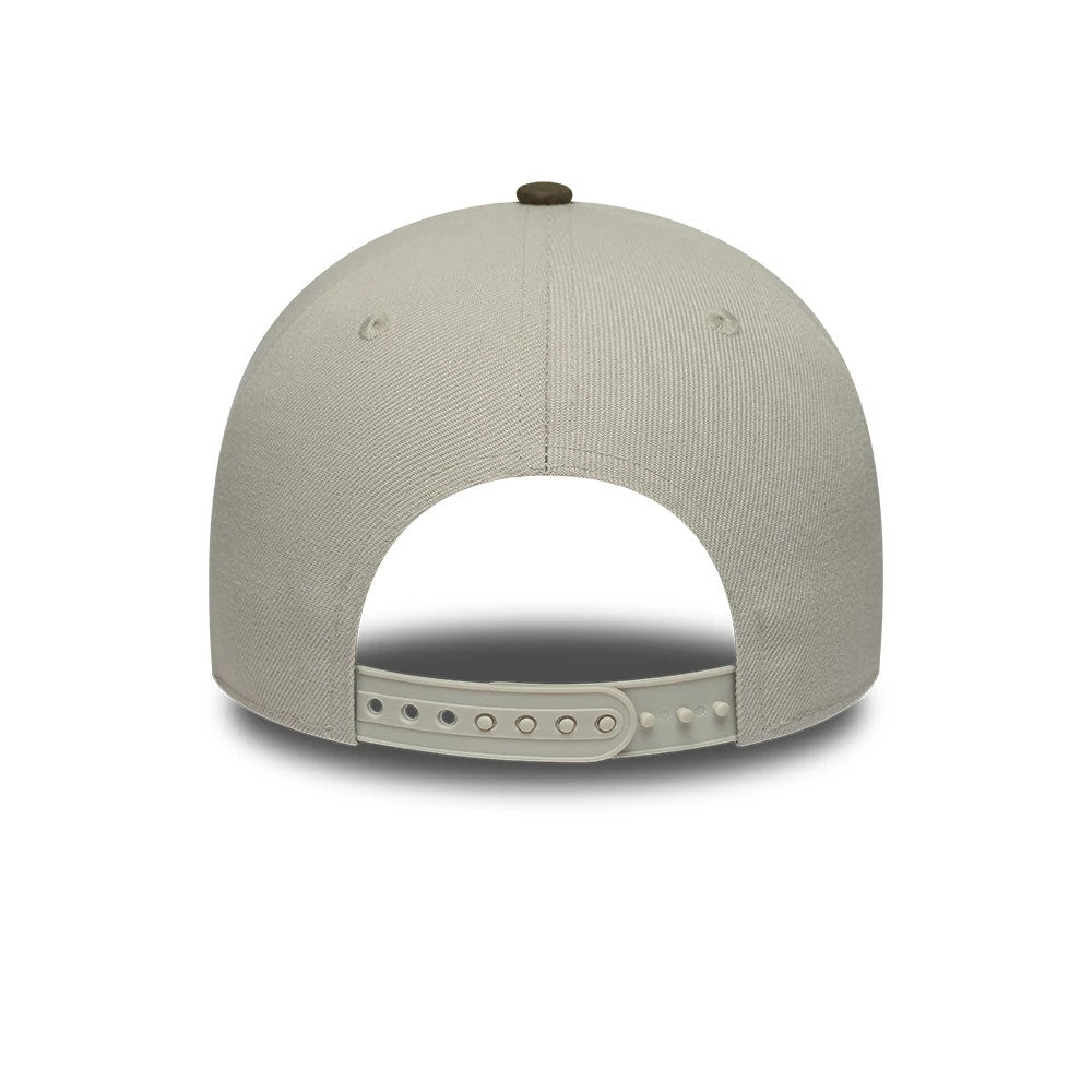 Pictured is this MLB Suede Visor LA Dodgers 9FORTY E-Frame cap in light beige. 4