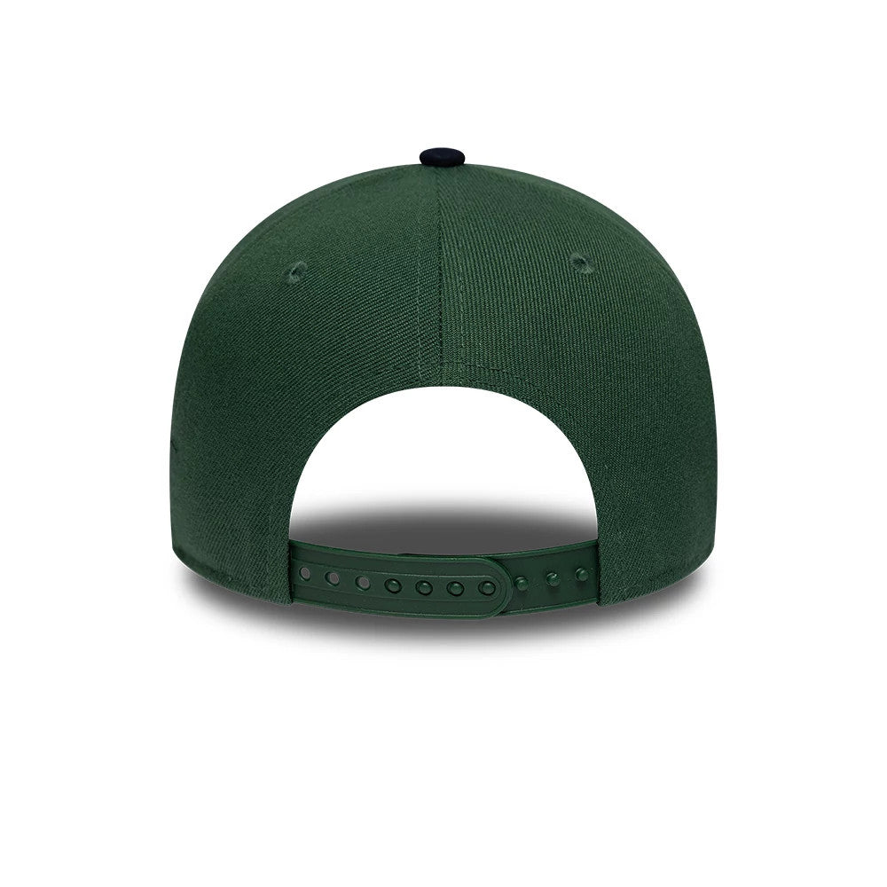 Pictured is this MLB Suede Visor New York Yankees 9FORTY E-Frame cap in dark green. 4