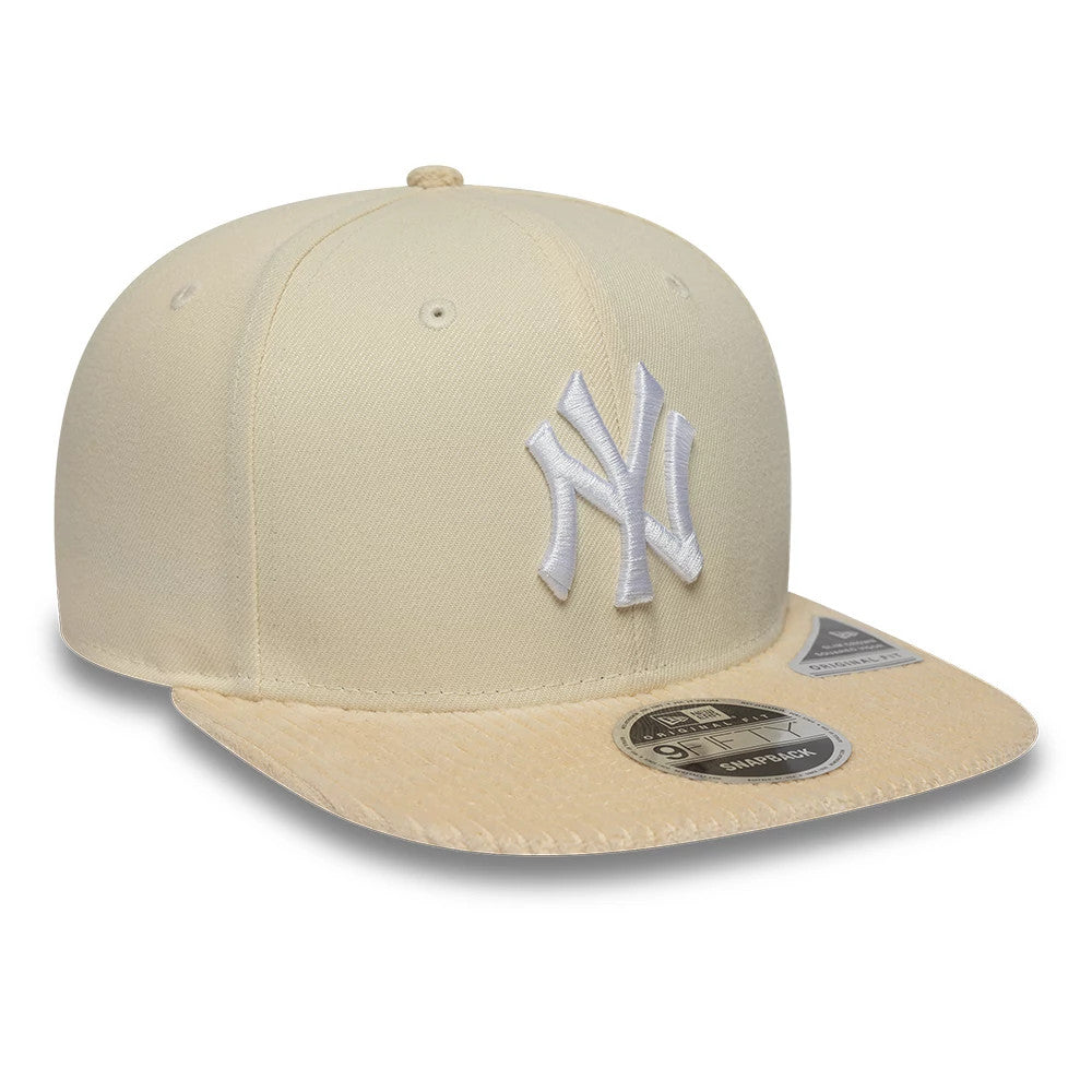 Yankees MLB Cord Visor Beige New Era 9FIFTY Original Fit Snapback Adjustable Cap, front view showing the white raised embroidered NY logo on the structured beige crown, with a beige corduroy visor and 9FIFTY size sticker on the flat visor.
