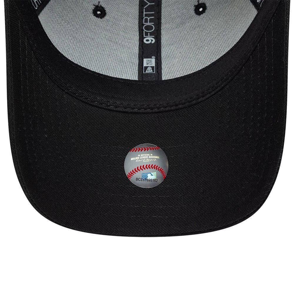 Pictured is this MLB League Essential New York Yankees 9FORTY cap in black. 5