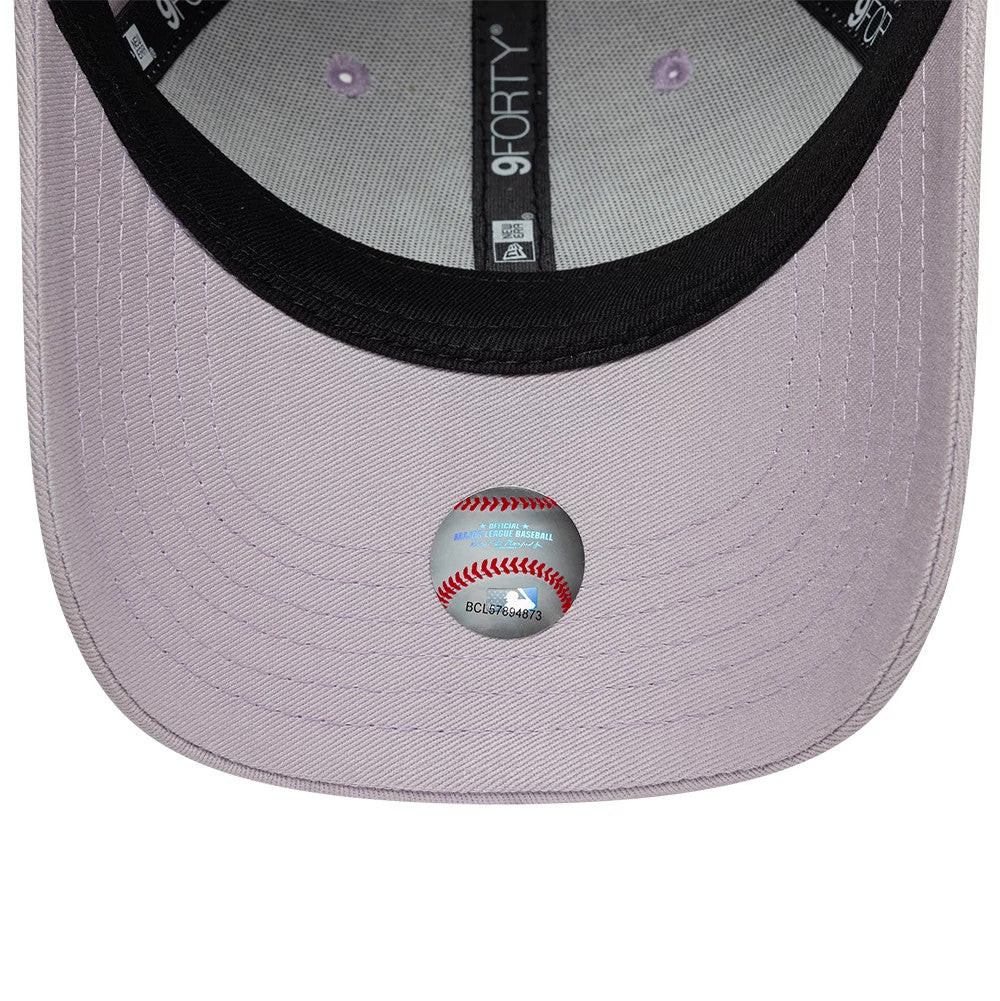 Pictured is this Youth MLB League Essential New York Yankees 9FORTY cap in pastel purple. 5