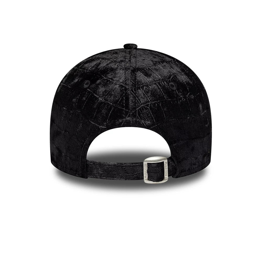 Pictured is this Womens MLB Patterned Velour New York Yankees 9FORTY cap in black. 4