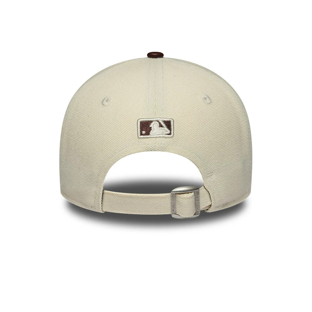 Pictured is this Womens MLB Fabric Mix New York Yankees 9FORTY M-Crown A-Frame cap in light beige & brown. 4