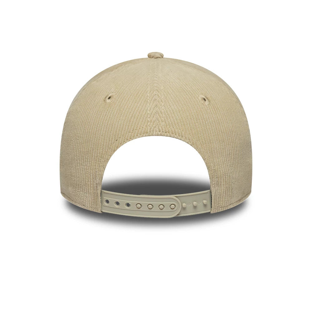 Pictured is this MLB Cord New York Yankees 9FORTY E-Frame cap in light beige. 4
