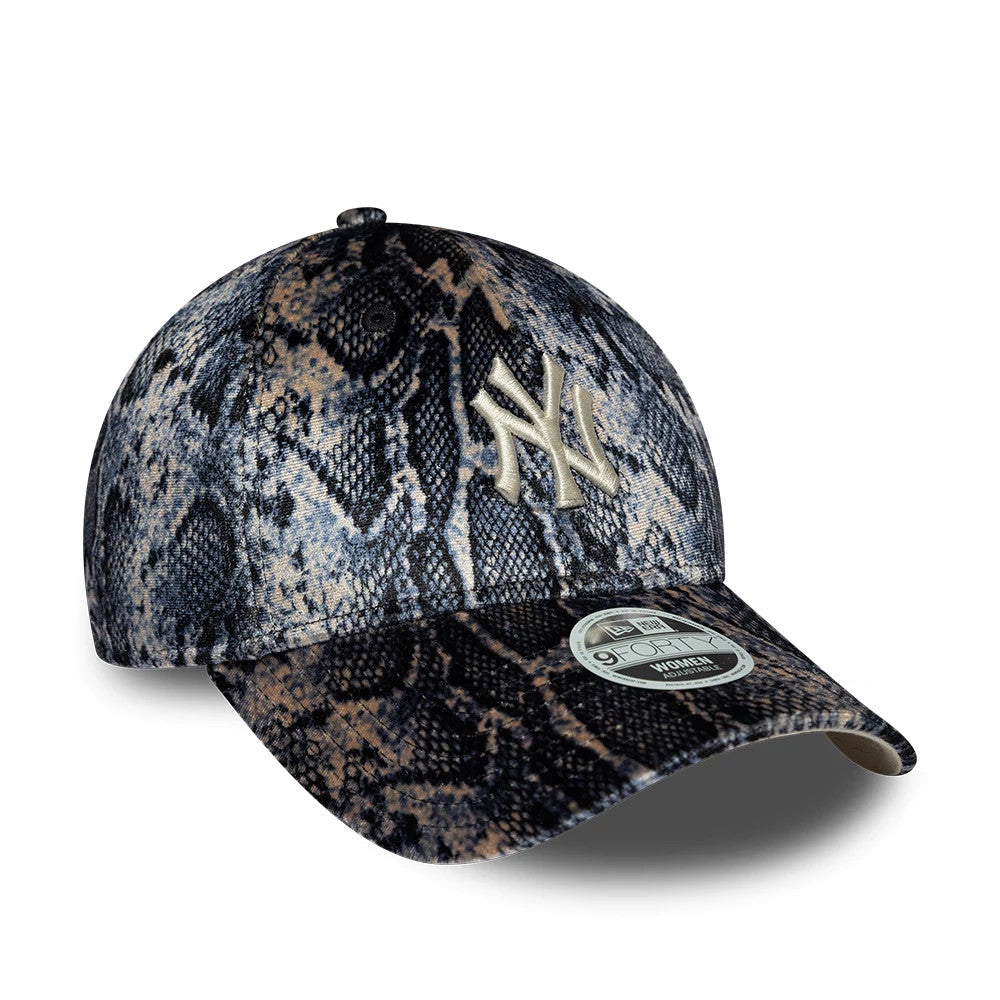 New York Yankees Womens MLB Snake Print Black New Era 9FORTY Adjustable Cap, three-quarter view showing the silver NY logo in raised embroidery on the structured snake print crown, with a curved visor and 9FORTY size sticker.