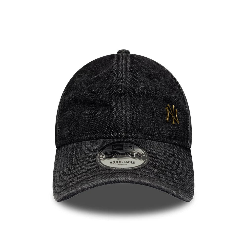 New York Yankees MLB Washed Denim Black New Era 9TWENTY Adjustable Cap, front view showing the gold NY logo embroidered on the front panel, curved denim visor, and 9TWENTY size sticker centrally placed on the visor.