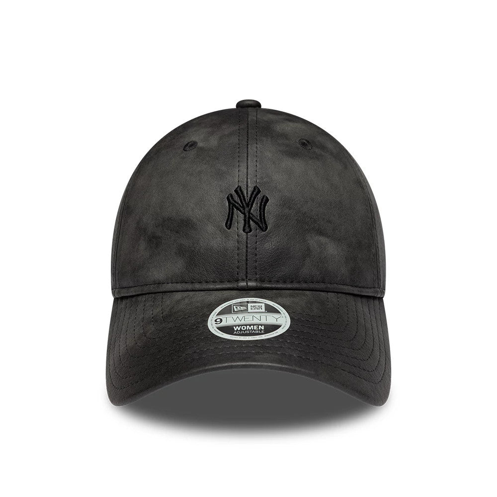 New York Yankees Womens MLB Washed PU Black New Era 9TWENTY Adjustable Cap, front view showing the black embroidered NY logo centred on the washed black crown, with a curved visor and the 9TWENTY women’s size sticker on the visor.