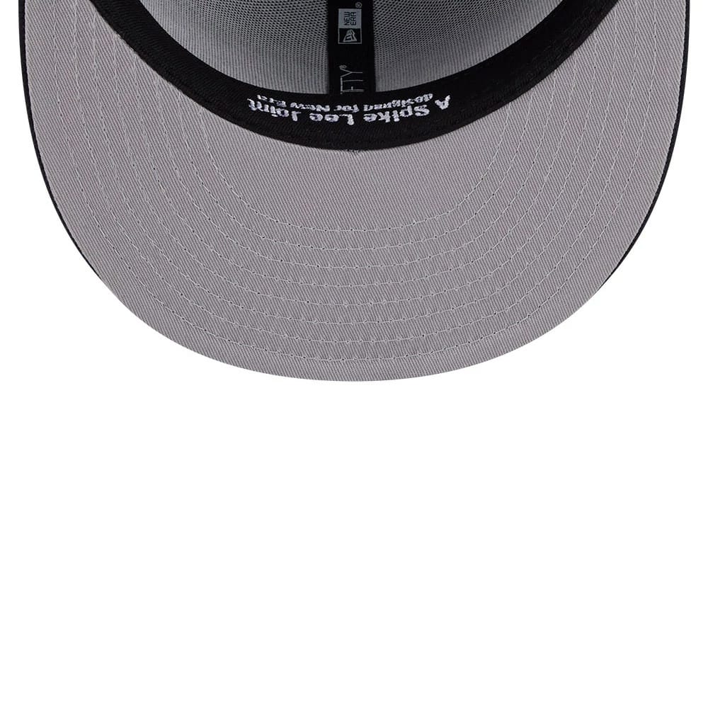 Pictured is this MLB X Spike Lee Flags New York Yankees 59FIFTY Fitted cap in navy. 2