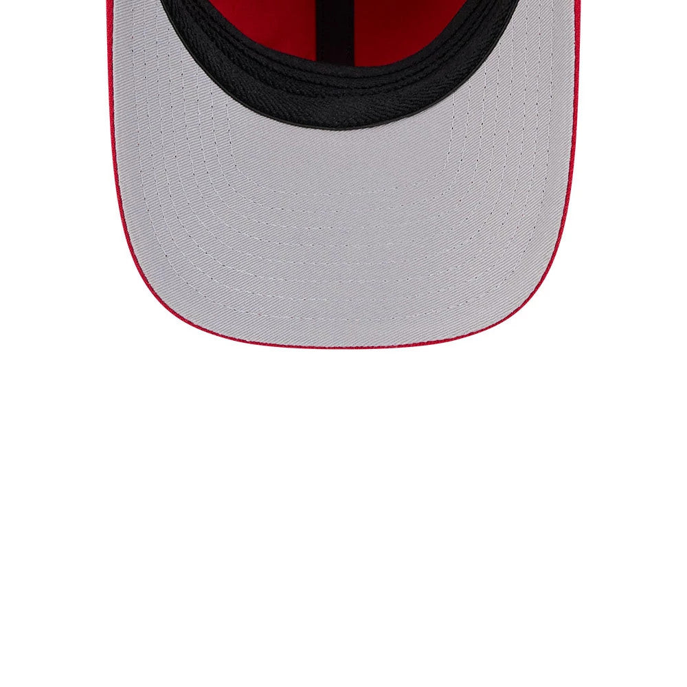 Pictured is this NHL Team Chicago Blackhawks 39THIRTY M-Crown Stretch Fit cap in red. 2