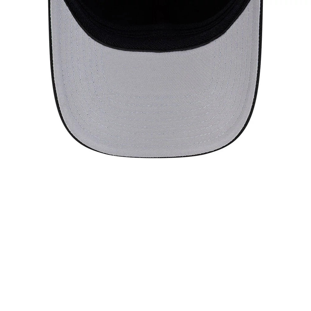 Pictured is this NHL Team LA Kings 39THIRTY M-Crown Stretch Fit cap in black. 2