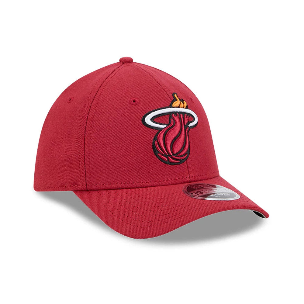 Miami Heat NBA Team Red New Era 39THIRTY M-Crown Stretch Fit Cap, three-quarter view showing the raised black, white, and red Miami Heat logo on the front panel, curved red visor, and 39THIRTY size sticker on the top.