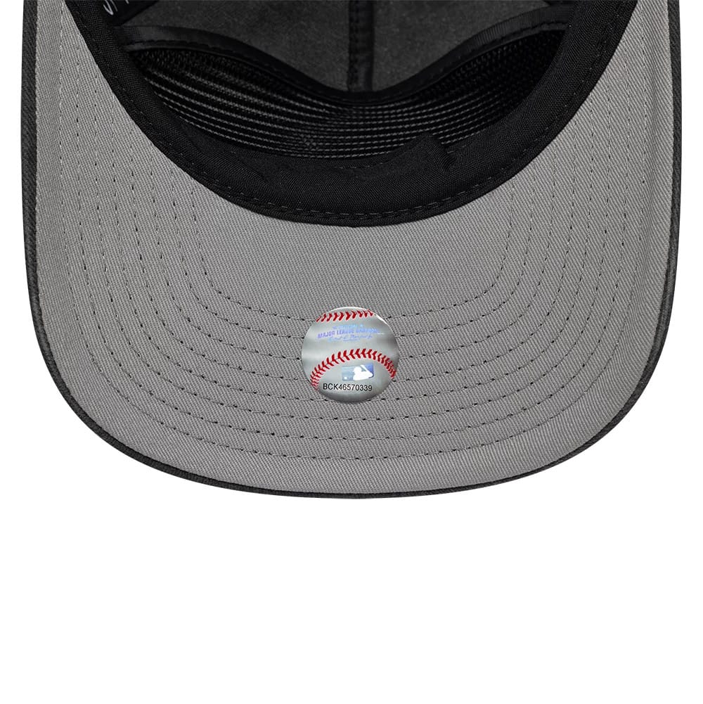 Pictured is this MLB New York Yankees 19TWENTY cap in black. 2