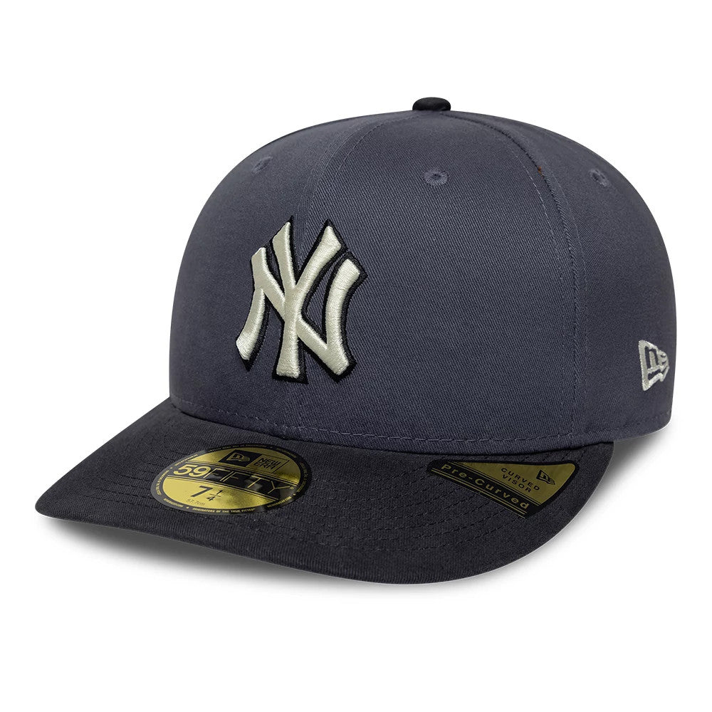 Pictured is this MLB New York Yankees 59FIFTY Fitted cap in dark grey. 1