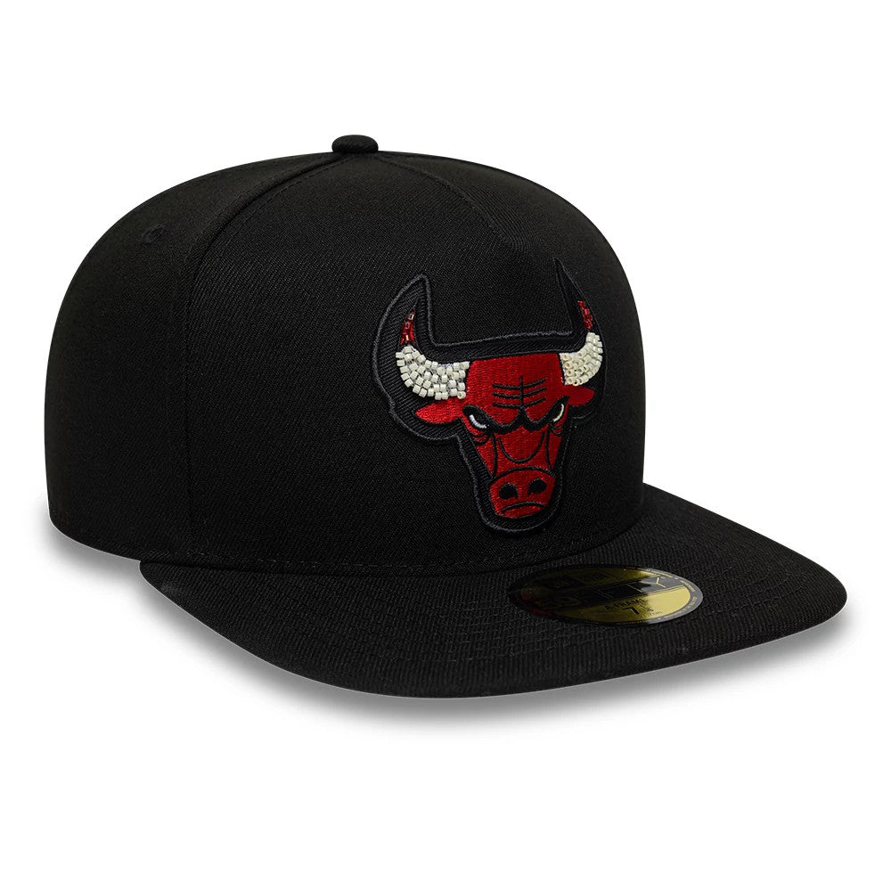 Chicago Bulls NBA Bead Black New Era 59FIFTY A-Frame Fitted Cap, front view showing the red and white beaded bull logo in raised embroidery on the front panel, with a flat black visor and a gold 59FIFTY size sticker.