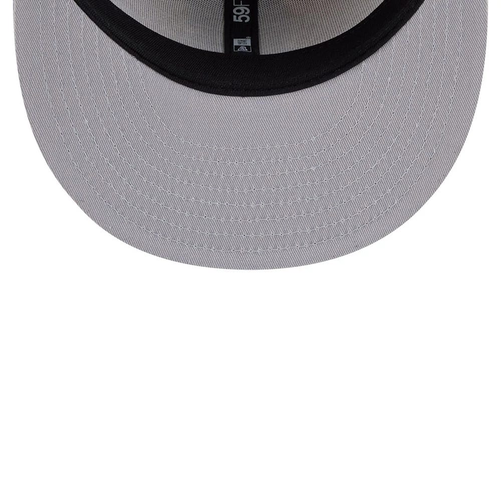Pictured is this Logo Star Trek 59FIFTY Fitted cap in light beige. 2