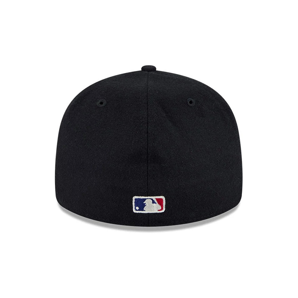 Pictured is this Fear Of God X MLB Chicago White Sox Retro Crown 59FIFTY Fitted cap in black. 7