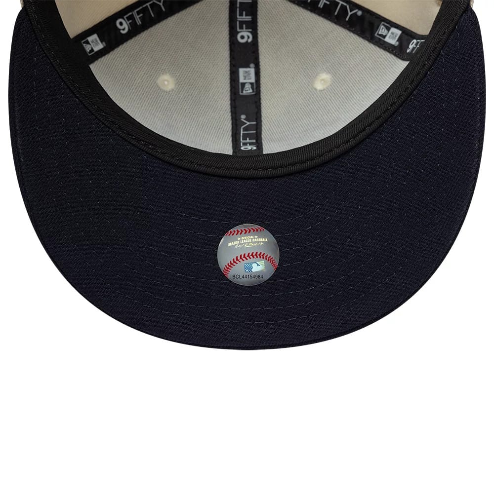 Pictured is this MLB Ombre Script Detroit Tigers 9FIFTY Snapback cap in light beige. 7