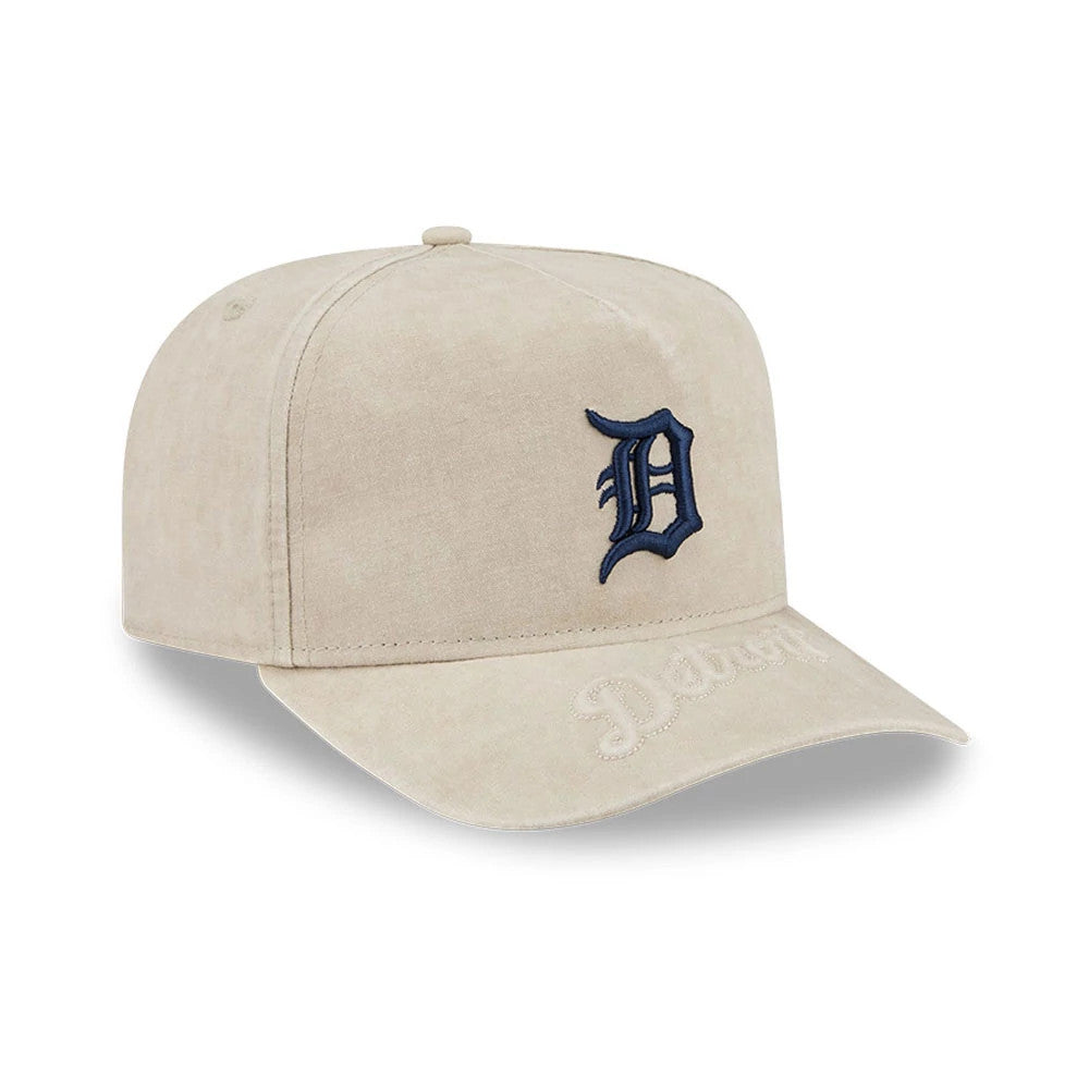 Detroit Tigers MLB Light Beige New Era 9FIFTY A-Frame Snapback Adjustable Cap, three-quarter view showing a navy embroidered D logo on the front panel, light beige curved visor with embroidered script, and structured crown with a top button.