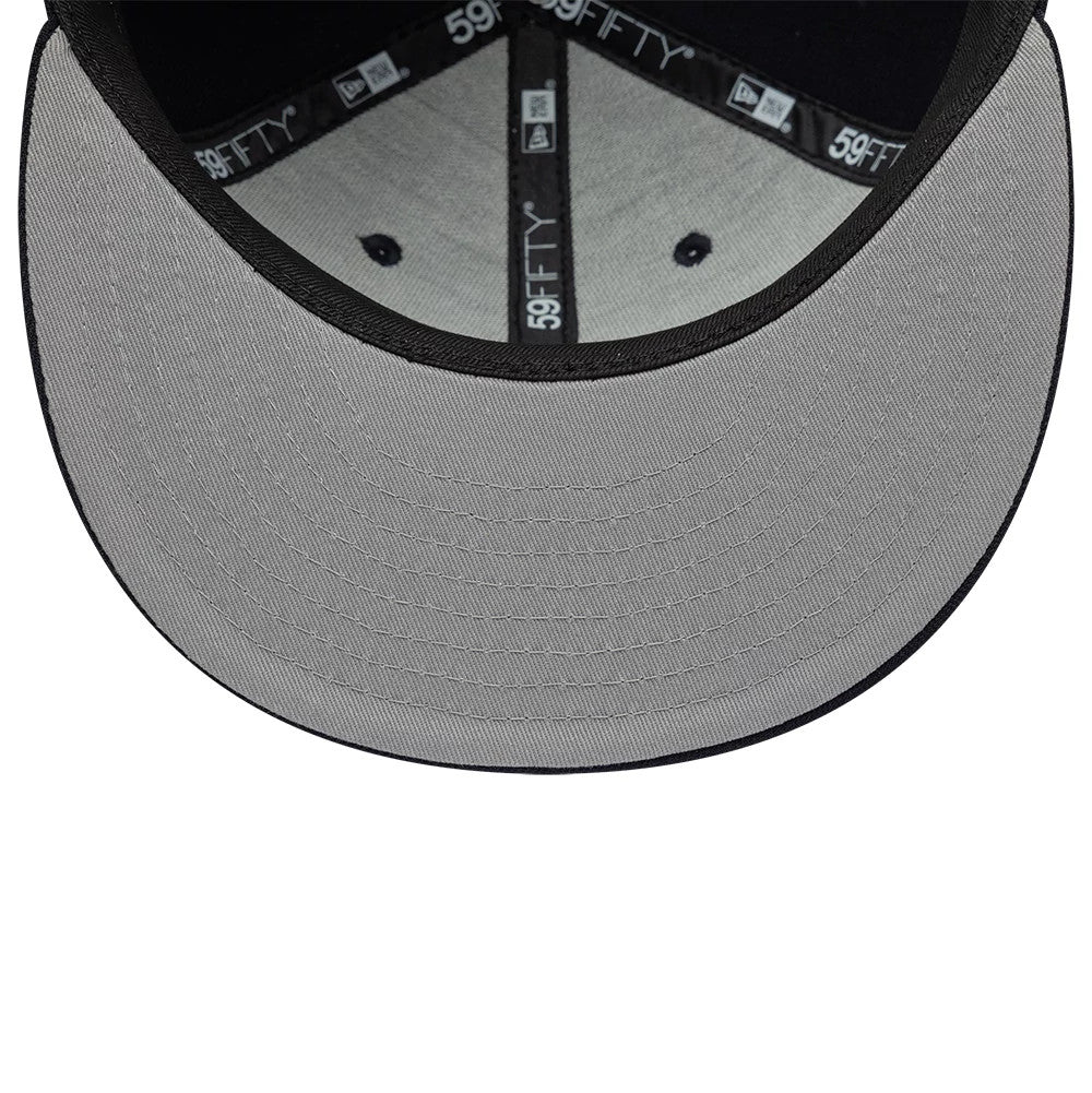 Pictured is this Gettomasa X New Era 59FIFTY Fitted cap in navy. 2