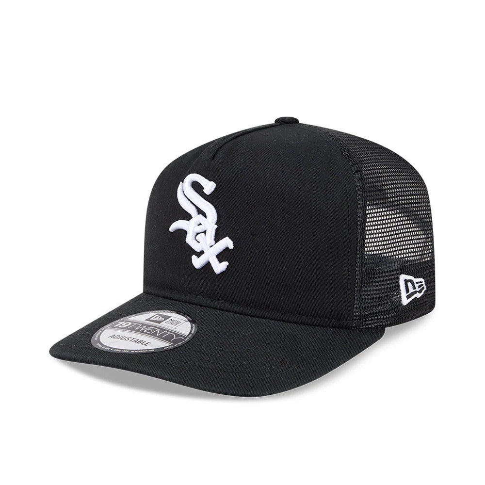 Chicago White Sox MLB Evergreen Black New Era 19TWENTY Adjustable Cap, three-quarter view showcasing the raised white Sox logo on the front panel, black visor with a 19TWENTY size sticker.