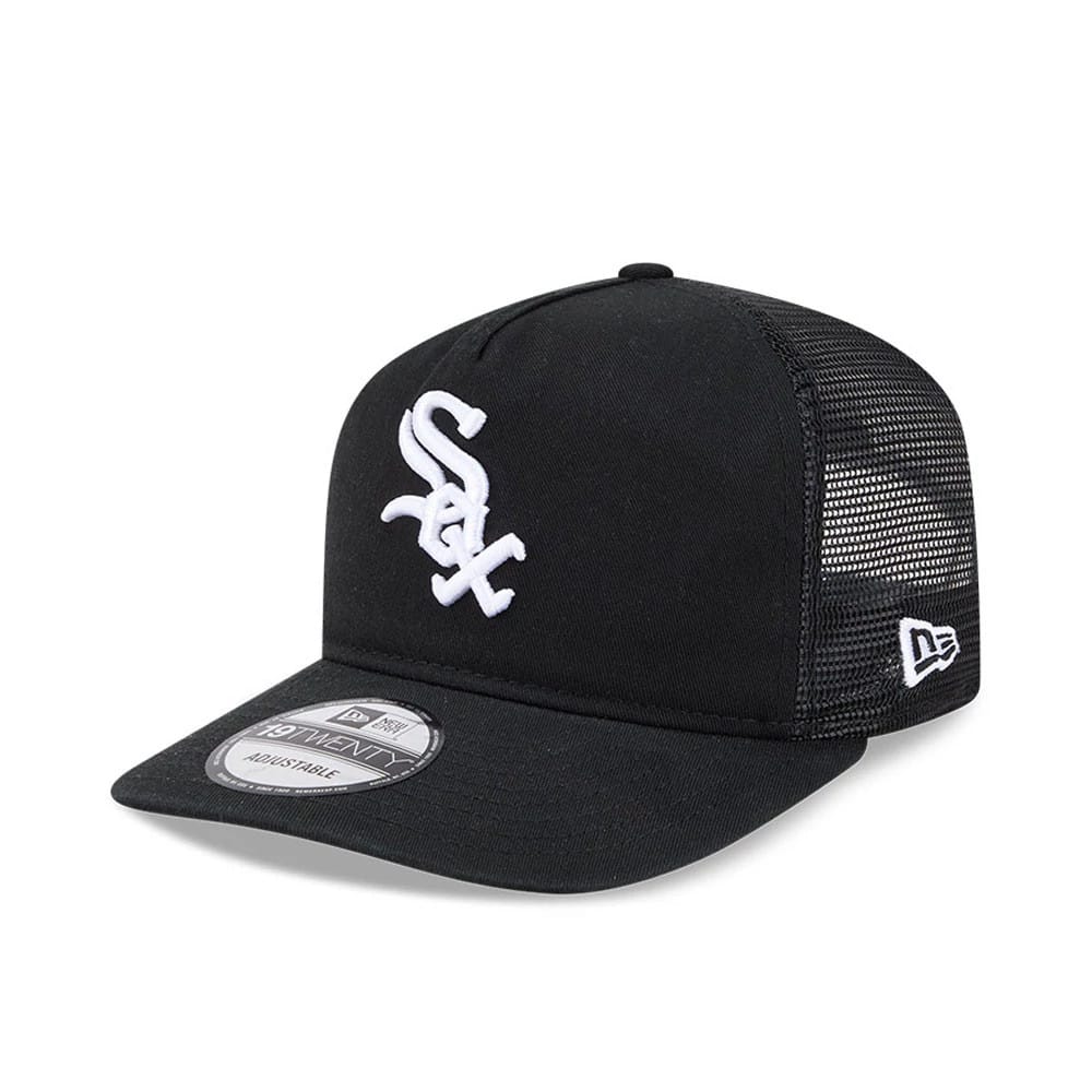 Pictured is this MLB Evergreen Chicago White Sox 19TWENTY cap in black. 1