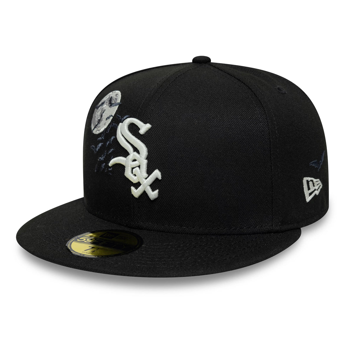 Chicago White Sox MLB Bats Black New Era 59FIFTY Fitted Cap, three-quarter view showing the raised white Sox logo on the front panel, detailed moon and bat graphic to the side, and New Era flag logo on the left side.
