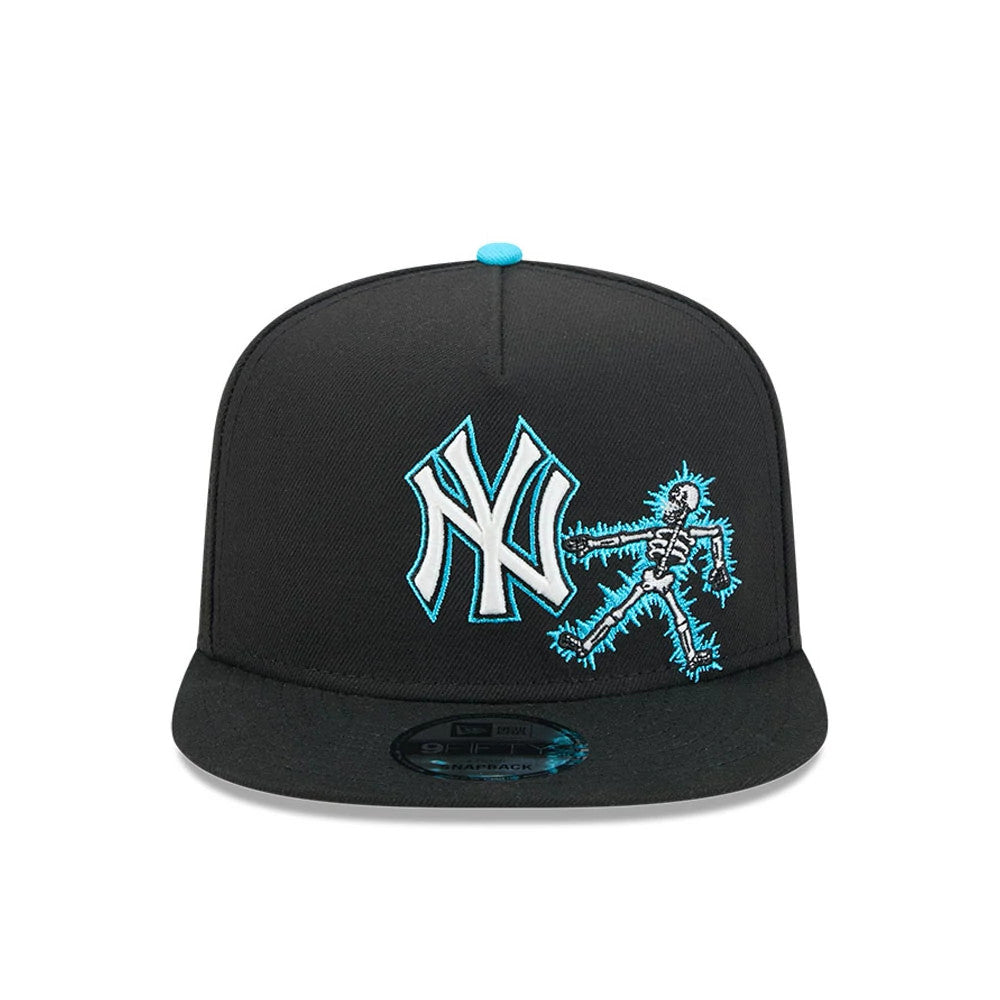 Pictured is this MLB Electrocute New York Yankees 9FIFTY A-Frame Snapback cap in black. 3