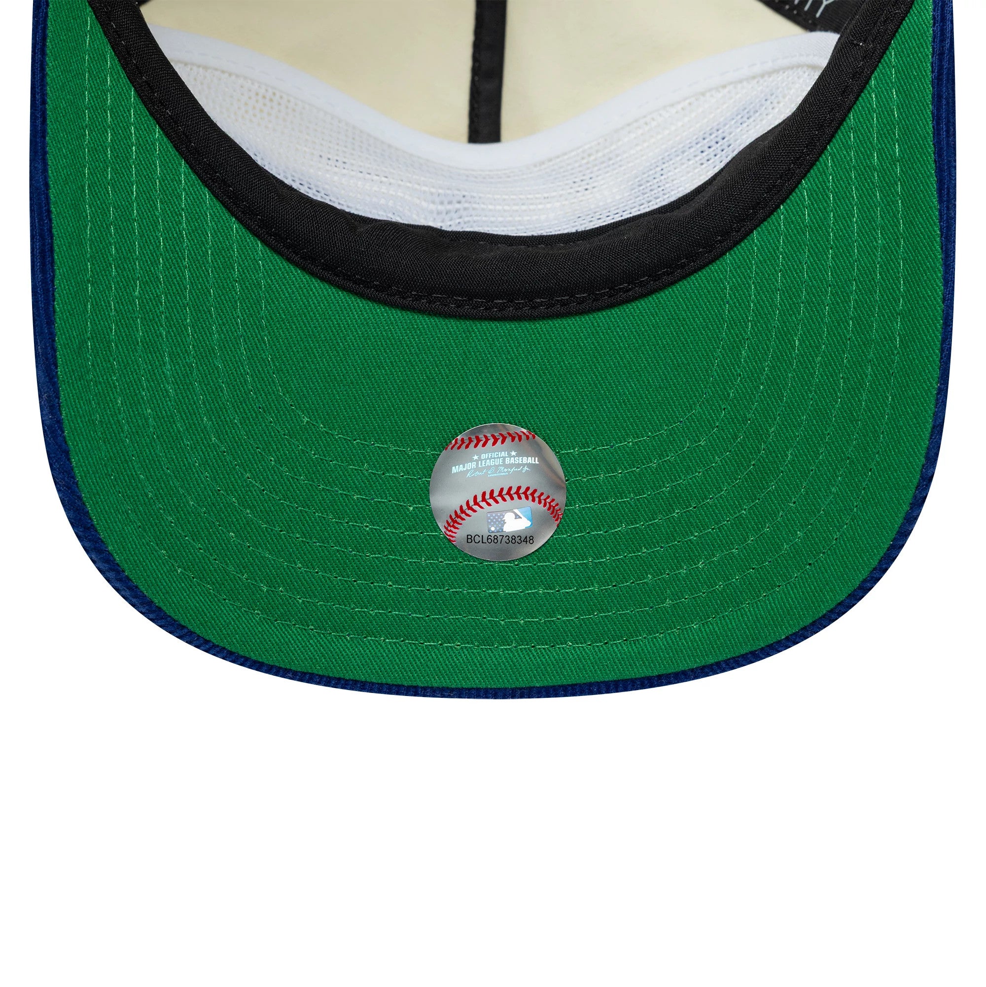 Pictured is this MLB Retro Dynasty LA Dodgers Cord 19TWENTY cap in cream & blue. 2