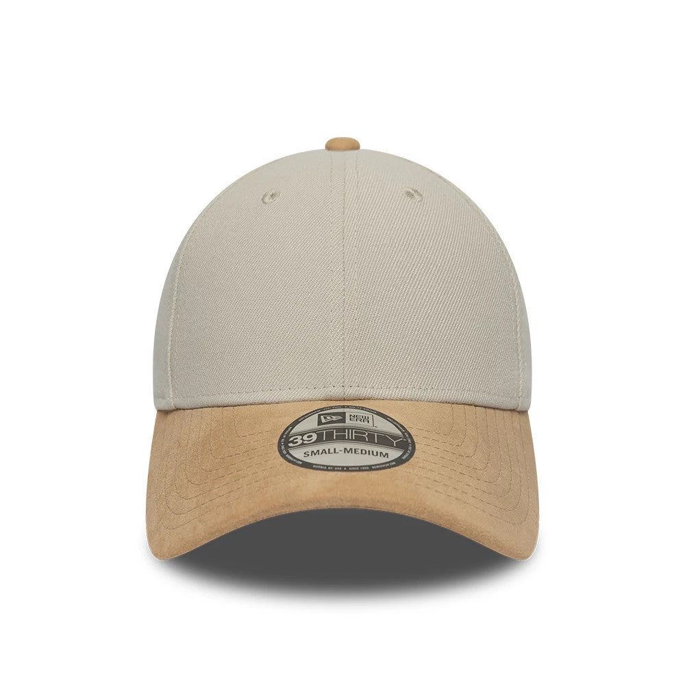 New Era Suede Visor Light Beige 39THIRTY Stretch Fit Cap, front view showing a complementing light beige structured crown with a top button, suede visor, and a centred 39THIRTY size sticker on the visor, featuring neat eyelets.