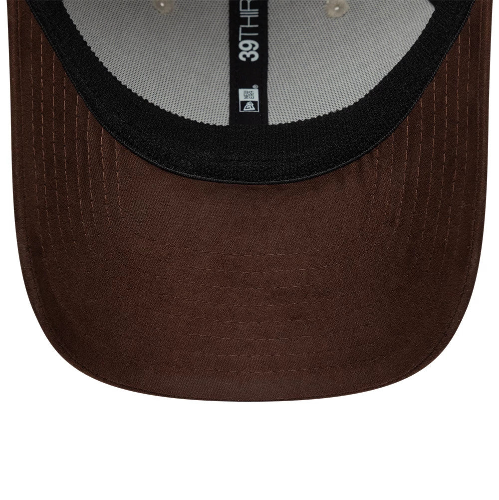 Pictured is this New Era Suede Visor 39THIRTY Stretch Fit cap in light beige. 7
