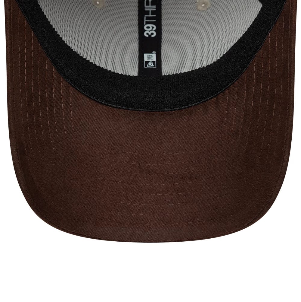 Pictured is this New Era Suede Visor 39THIRTY Stretch Fit cap in light beige. 7
