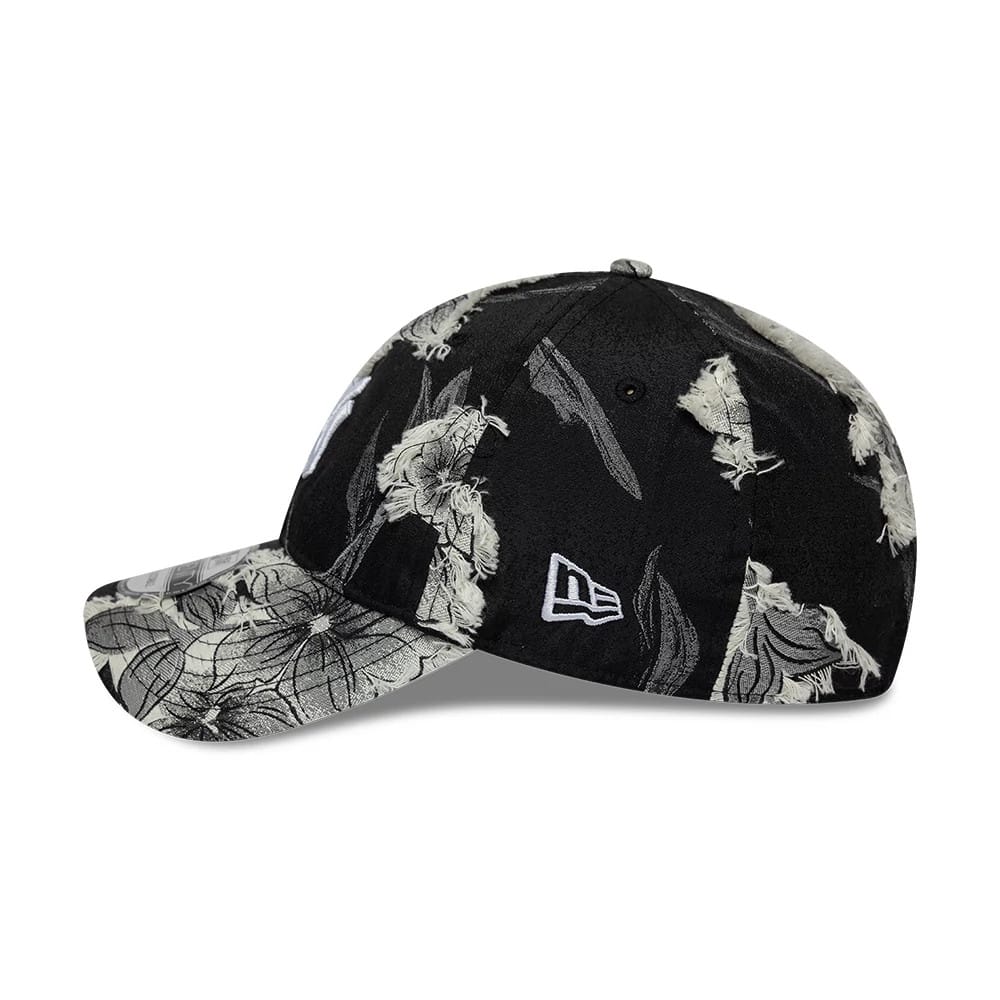 Pictured is this MLB Frayed New York Yankees 9TWENTY cap in black. 4