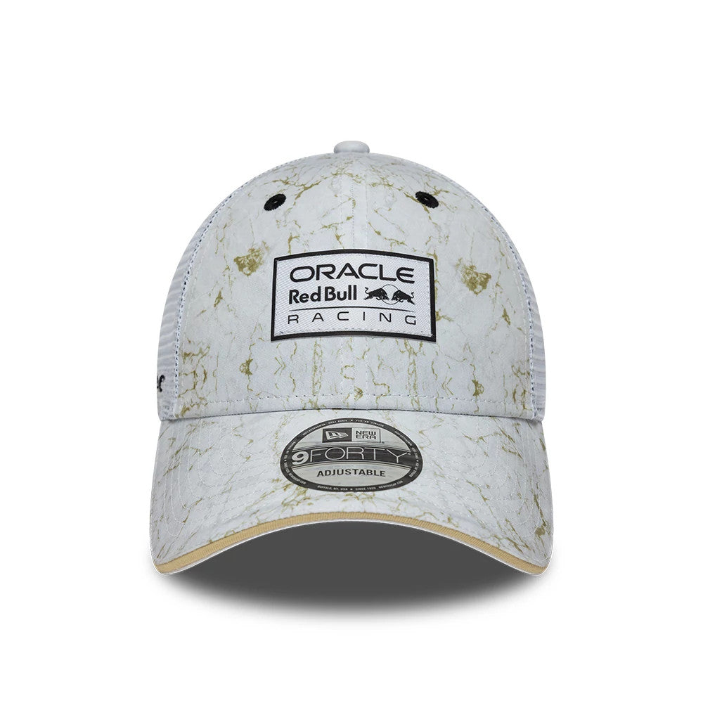 Red Bull Racing Abu Dhabi Race Special White New Era 9FORTY Adjustable Cap, front view showing the embroidered Oracle Red Bull Racing logo on the light marble-effect crown, a curved white visor and a 9FORTY size sticker on the visor.