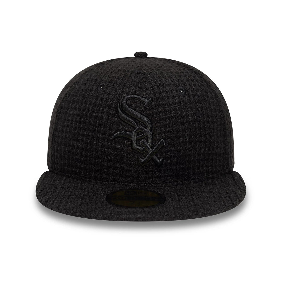 Pictured is this MLB Knitted Chicago White Sox 59FIFTY Fitted cap in black. 2