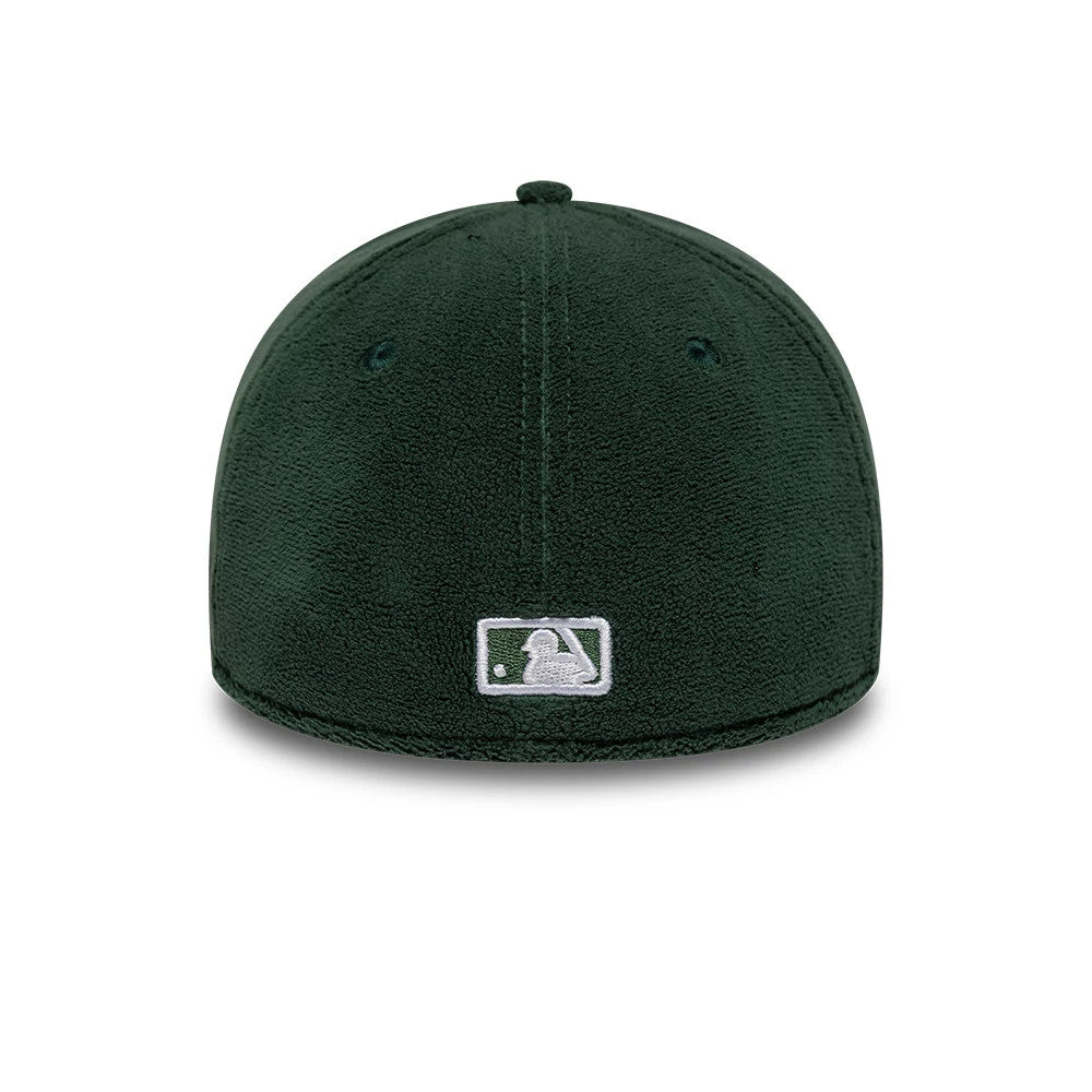 Detroit Tigers MLB Fleece Dark Green New Era 39THIRTY Stretch Fit Cap, rear view showing the white embroidered MLB Batterman logo centred on the back panels, with a soft dark green fleece fabric covering the structured crown.