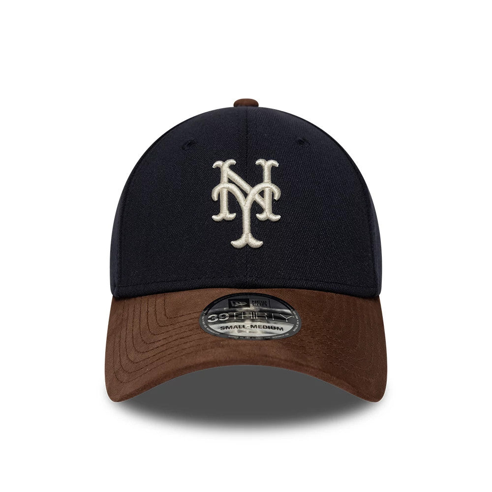 New York Mets MLB Faux Suede Navy & Brown New Era 39THIRTY Stretch Fit Cap, front view showing a raised white Mets logo embroidered on the navy structured front panels, with a brown curved visor and a 39THIRTY size sticker on the centre.