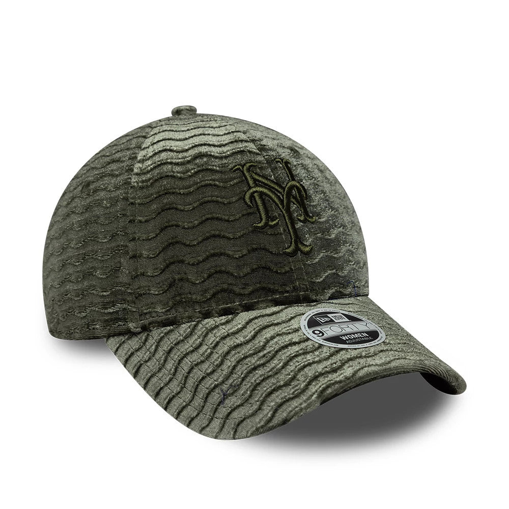 New York Mets Womens MLB Velour Green New Era 9FORTY Adjustable Cap, front view showing the dark green embroidered NY logo on the textured velour front panels with a 9FORTY size sticker on the curved green visor.
