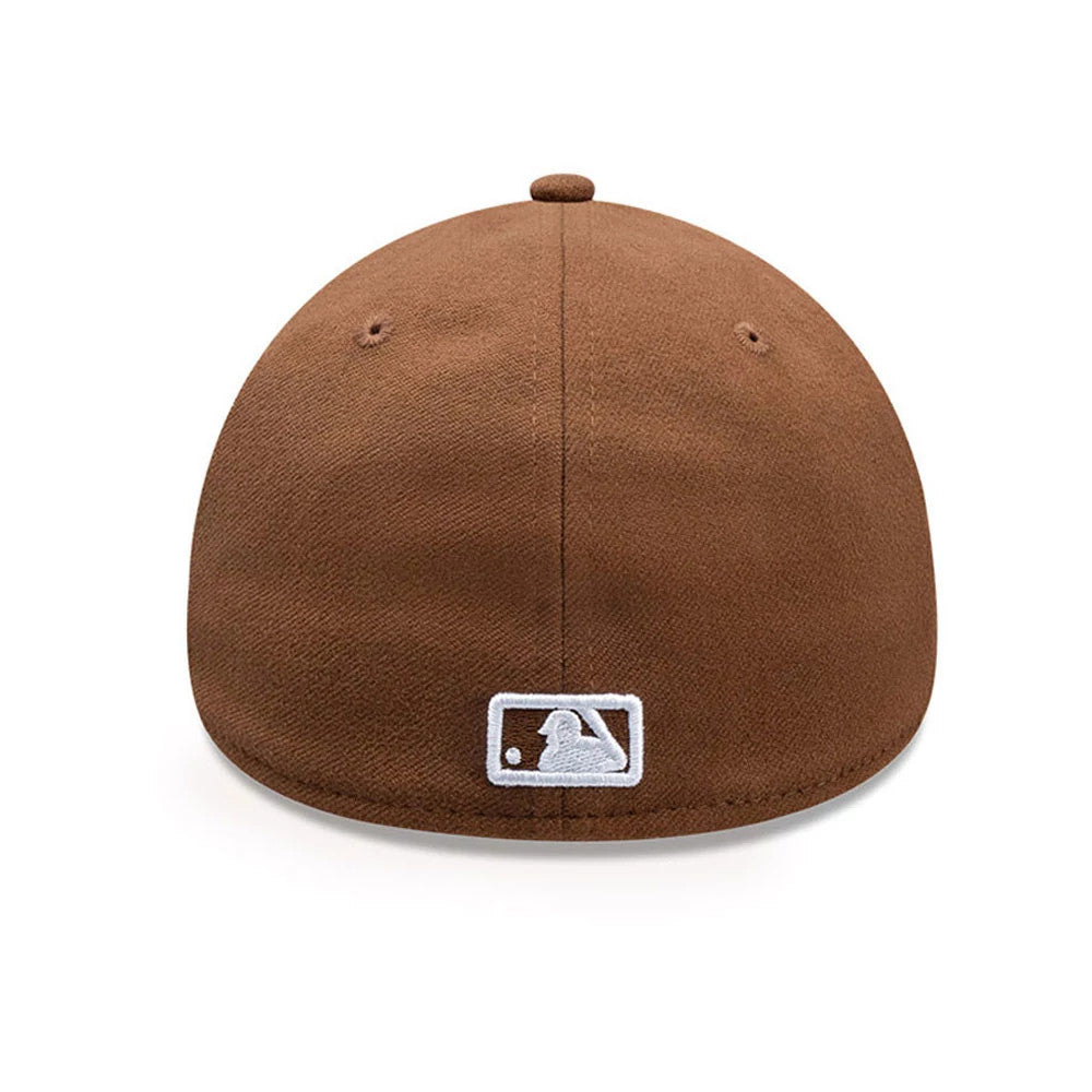 Pictured is this MLB Melton New York Yankees 39THIRTY Stretch Fit cap in brown. 4