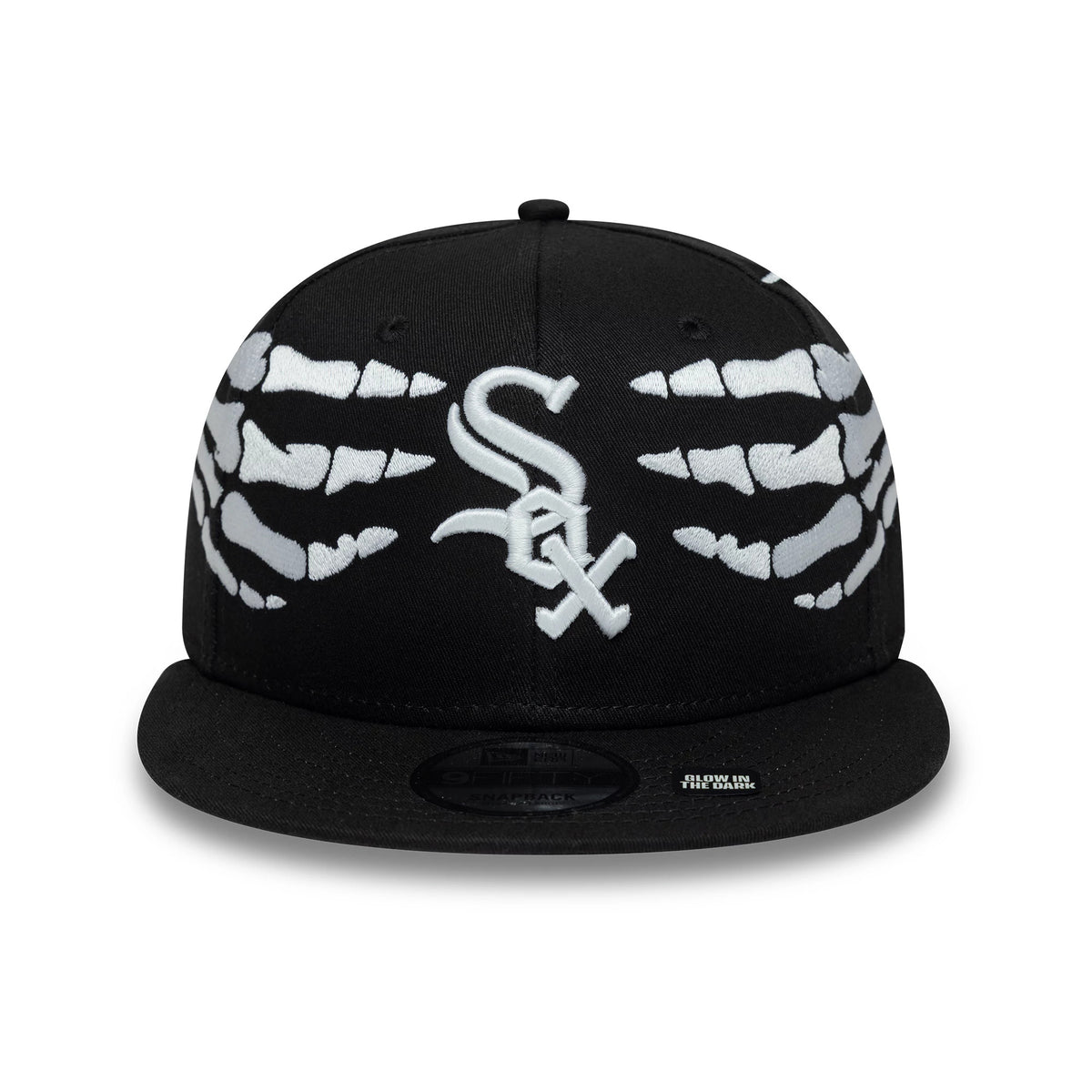 Pictured is this MLB Halloween Glow In The Dark Hands Chicago White Sox 9FIFTY Snapback cap in black. 3