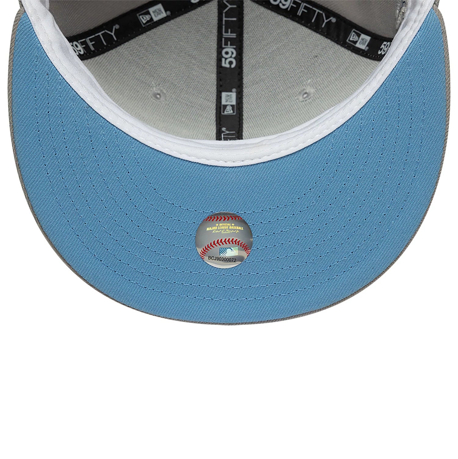 This is a New York Yankees Grey & Blue 59FIFTY Fitted Cap 2