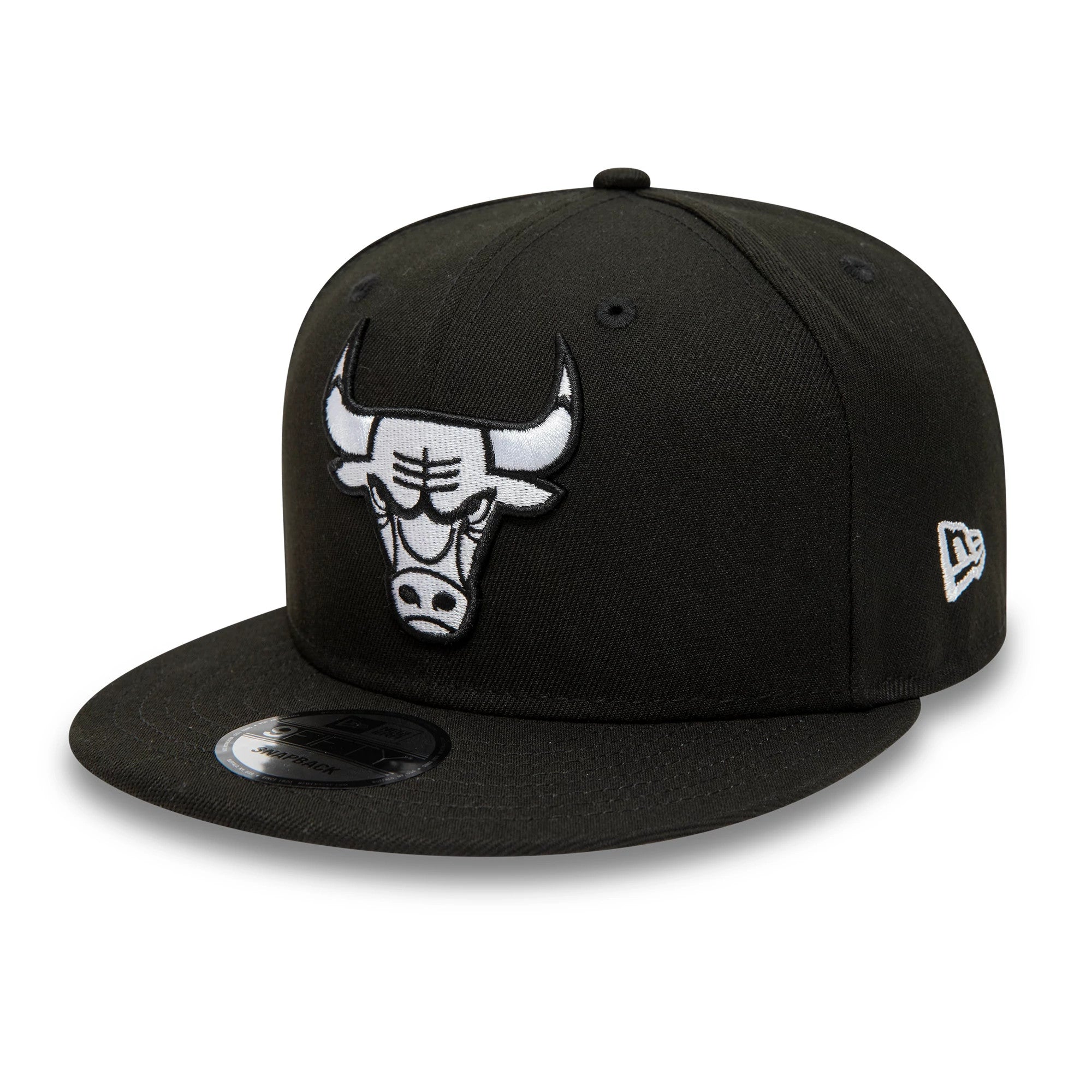Pictured is this Chicago Bulls NBA Sidepatch Black 9FIFTY Snapback Adjustable cap. 4