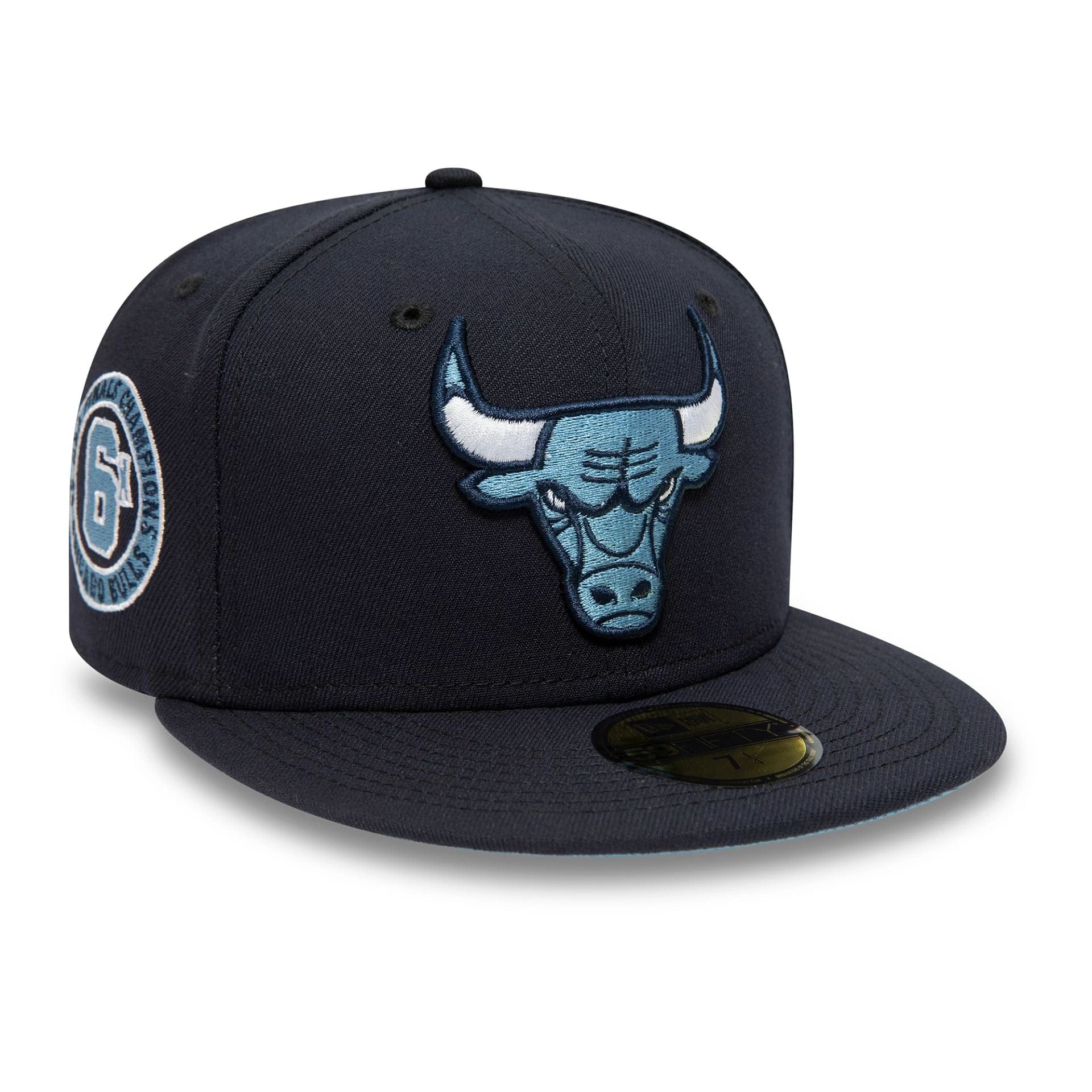 This is a Chicago Bulls NBA Side Patch Navy 59FIFTY Fitted Cap 1