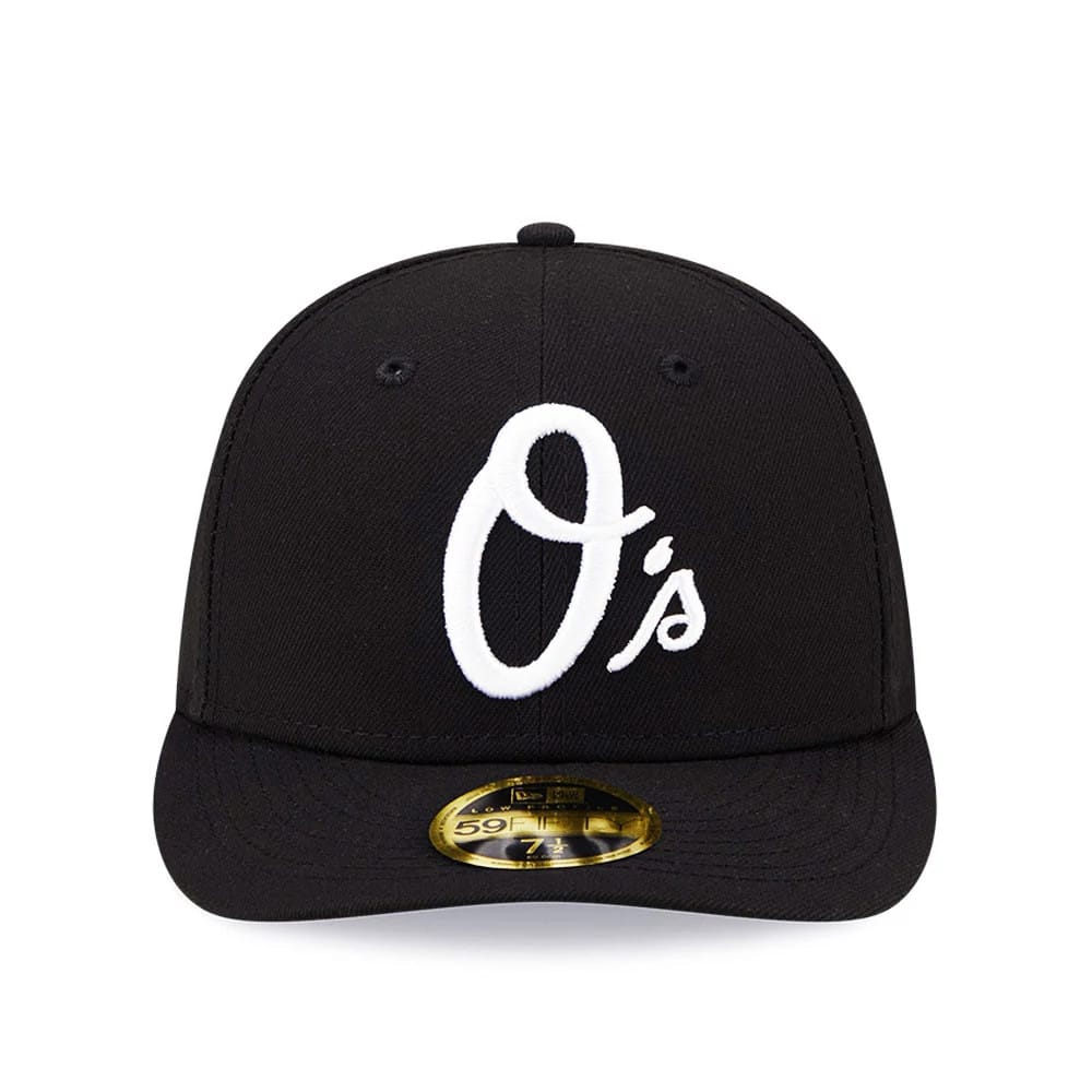 Baltimore Orioles MLB Black Low Profile New Era 59FIFTY Fitted Cap, front view showing the large white embroidered O's logo on the structured black crown, with a curved black visor and gold 59FIFTY size sticker centred on the visor.